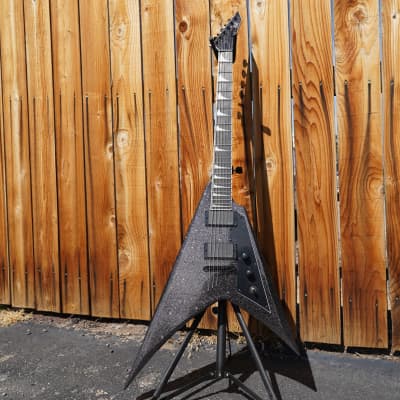 ESP LTD SIGNATURE SERIES Kirk Hammett KH-V - Black Sparkle LTD SIGNATURE SERIES Kirk Hammett KH-V Black Sparkle 6-String Electric Guitar w/ Case (2023) image 2