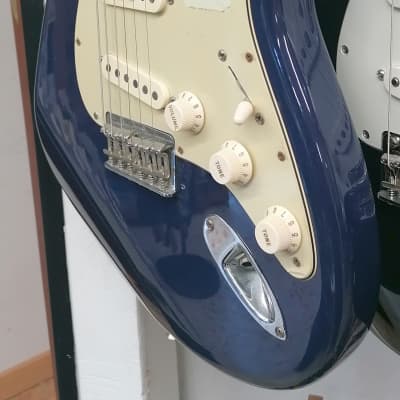 Fender Robert Cray Artist Series Signature Stratocaster 2008 Violet image 7