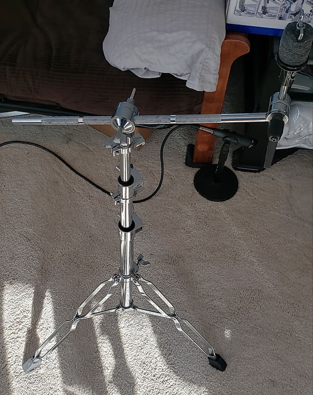 DW 9000 Cymbal Boom Stand Reverb