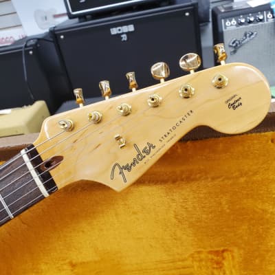 Fender FSR (Fender Special Run) Deluxe Vintage Players Strat 62 re-issue built in 2005 gold hardware image 3