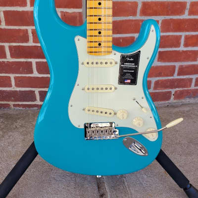 Fender American Professional II Stratocaster with Maple Fretboar Miami Blue image 2