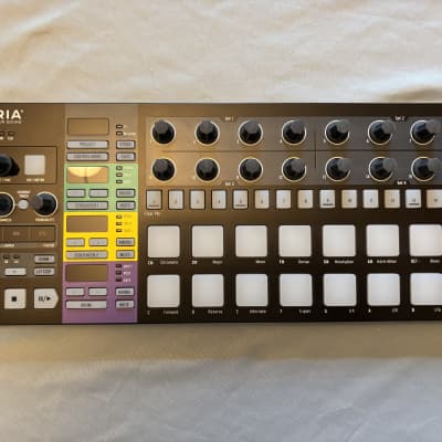 Arturia BeatStep PRO Black Edition - Gearspace