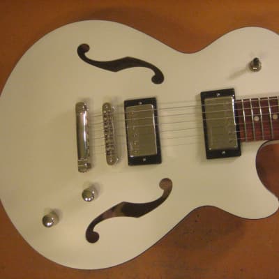 Godin Montreal Premiere HT Trans White - blemished, new guitar image 4