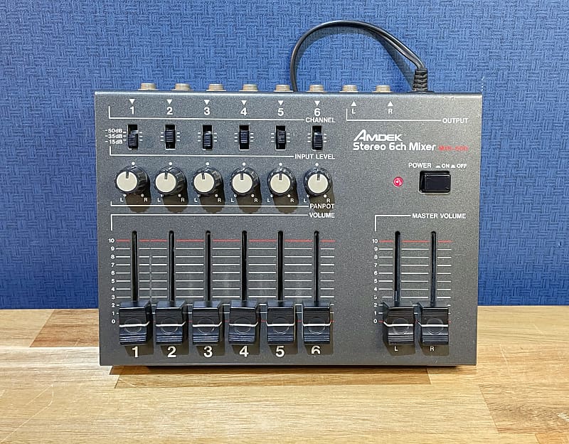 Amdek MXK-600 (Roland) 6 channel stereo mixer- Sweet size and tons of  control