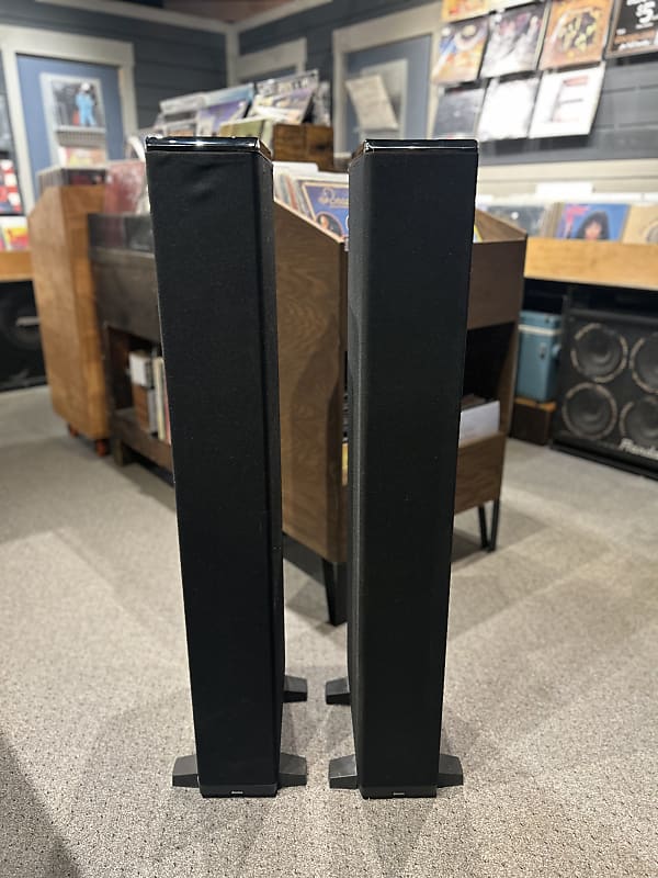 Boston VR975 Powered Speakers Local Pickup Only at our shop in Milwaukee , WI  			