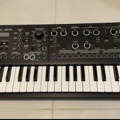Roland JD-Xi Synth – Mint Condition + Box & Cables Included!