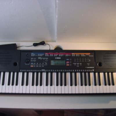 Yamaha PSR-E263 61-Key Portable Keyboard 2017 - LOCAL PICKUP 94404