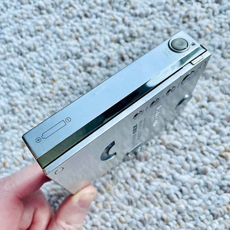 RARE]PANASONIC RQ-JA160 Walkman Cassette Player, Decent