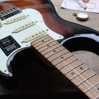 FENDER Limited Edition Player Stratocaster, Roasted Maple Fingerboard, 2-Color Sunburst, 3, 37 KG imagen 8