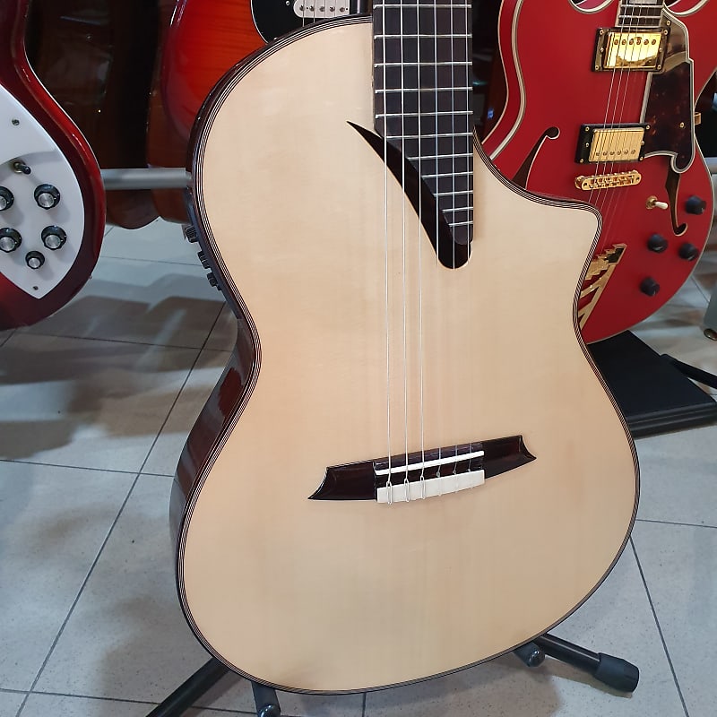 Guitare Classique électro acoustique MARTINEZ Performer MSCC-14 RS