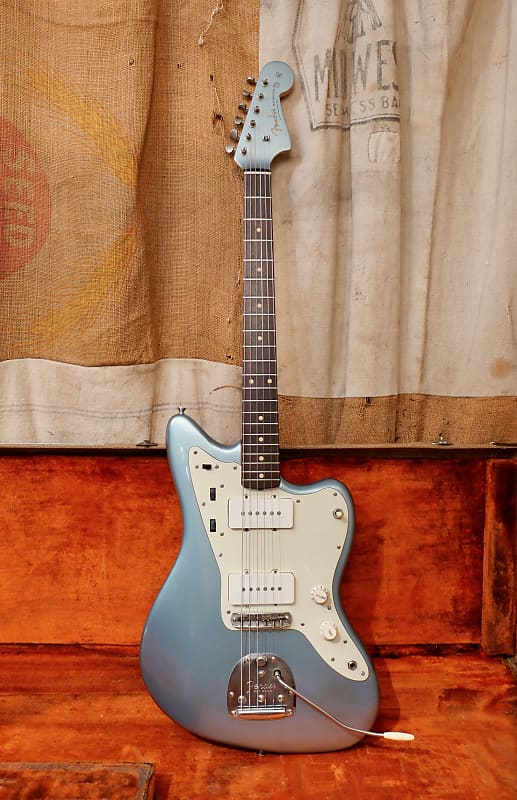 Fender Jazzmaster 1960 - Ice Blue Metallic - Refin image 1
