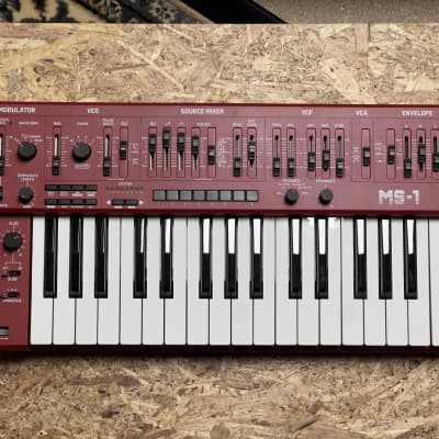 Behringer MS-1 / MS-101 Analog Synthesizer 2019 - Present - Red
