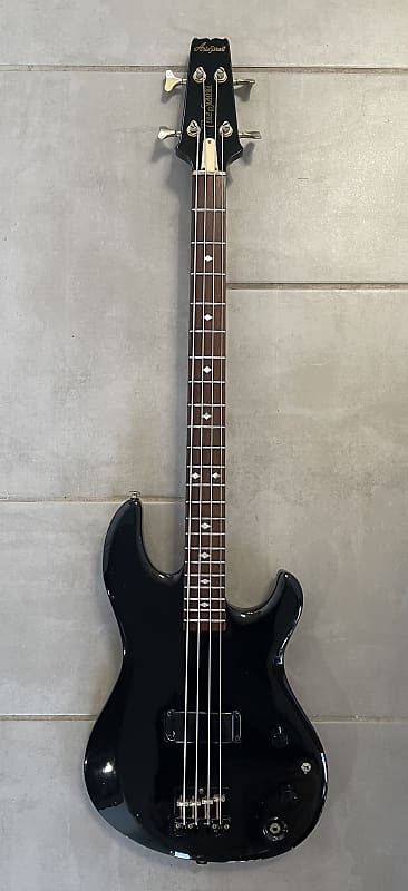 Aria Pro II TSB-550 Black 'n' Gold Cliff Burton medium scale