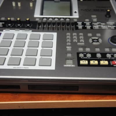 Roland MV-8000