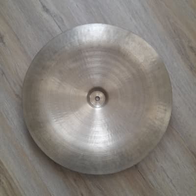China 20" medium no brand 2010 image 2
