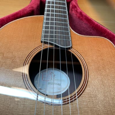 Hsienmo Classic Acoustic Nylon Strings Guitar Red Cedar Solid Top + Indian Rosewood Solid BackSides image 9