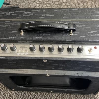 Supro Model 1932R Royale 50-Watt 1x12" Guitar Combo Amplifier - B stock image 2