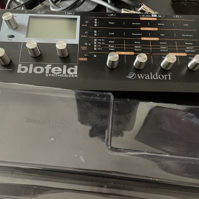 Waldorf Blofeld Desktop Synthesizer - Black Shadow + deck saver