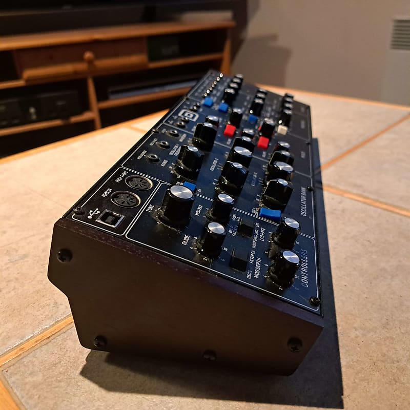 Behringer Model D Analog Synthesizer