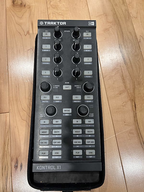 Native Instruments Traktor Kontrol X1 | Reverb Canada