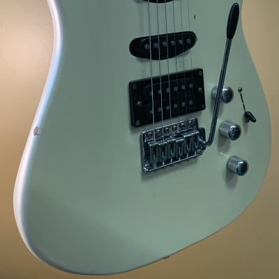 Squier II by Fender Stratocaster Pearl Metallic 1989 image 4