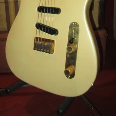 1990 Fender James Burton Signature Telecaster Pearl White w/ Original Tweed Case for sale