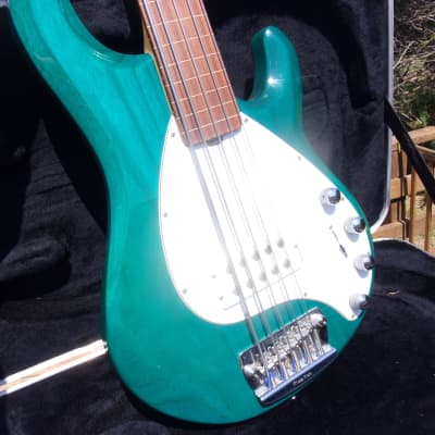 2000 Original Music Man String Ray 5, Rare Fretless Bass, beautiful striking blue finish, hard case image 4
