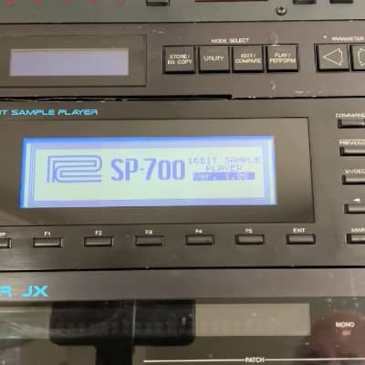 Roland SP-700 Sample Player same converters & sound as S760