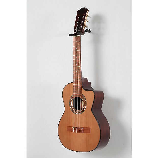 Paracho shop requinto guitar