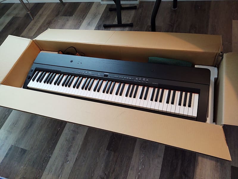 Yamaha P-155B 2010 Black