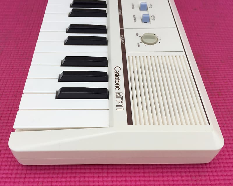 CASIO Casiotone MT-11 ケース付き CASIO Casiotone MT-11 ケース付き