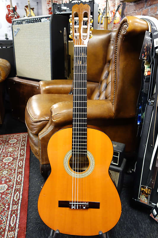 Peerless classical store guitar