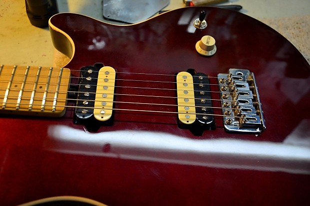 商品画像：OLP by Ernie Ball Music Man MM1 EVH Axis Transparent Purple 2