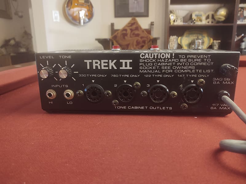 Leslie TREK II UC-1 ユニバーサルコンボプリアンプ レスリー uc1a220vplug1.jpg