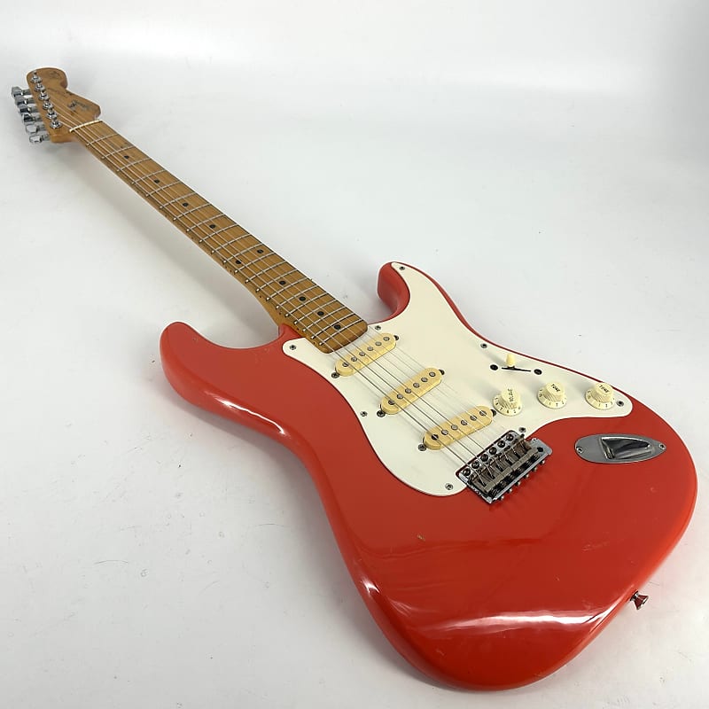 1991 Fender Squier Hank Marvin Japan Stratocaster – Fiesta Red image 1