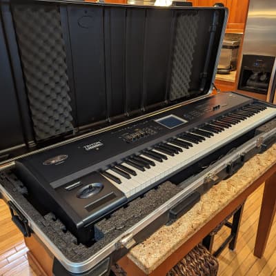 Korg Triton Extreme 88-Key 120-Voice Polyphonic Workstation 2005 - 2009 - Black