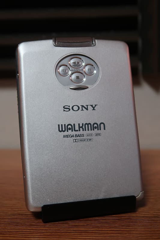 Sony WM-EX5 Walkman Cassette Player With Remote + Battery Holder