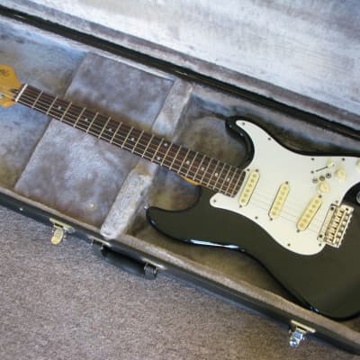 Hurricane by Morris Stratocaster from the '80s Gloss Black - JAPAN