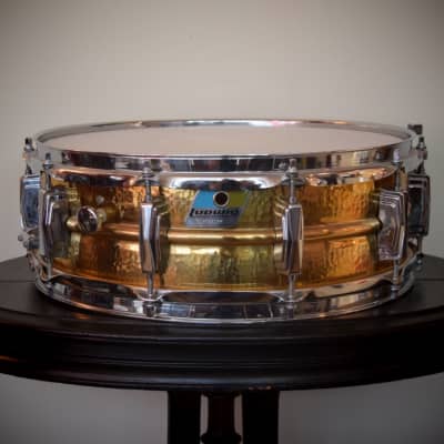 Ludwig No. 550K Hammered Bronze 5x14" Snare Drum with Rounded Blue/Olive Badge 1982 - 1984
