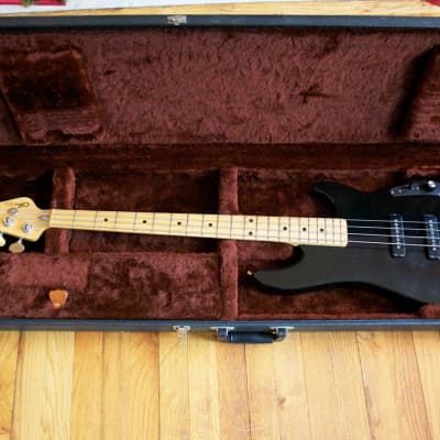 G&L SB-2 Bass; 1982 1983 Black USA Fullerton; Rare Leo