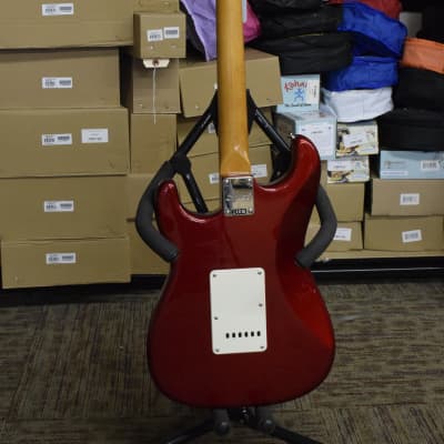 Squier Classic Vibe '60s Stratocaster with Laurel Fretboard 2019 - Present - Candy Apple Red image 2