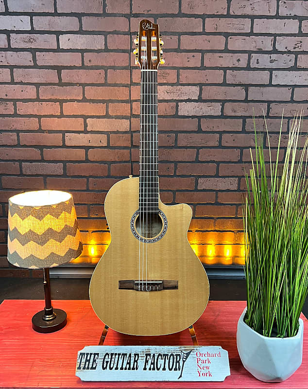 Godin La Patrie Arena CWQIT Classical AcousticElectric Reverb