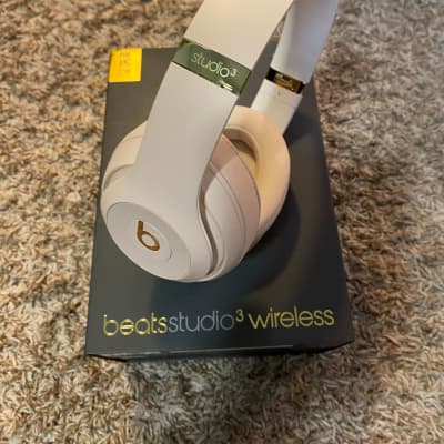 Beats Studio 3 Wireless Desert Sand Skyline Collection Over-Ear Headphones image 2