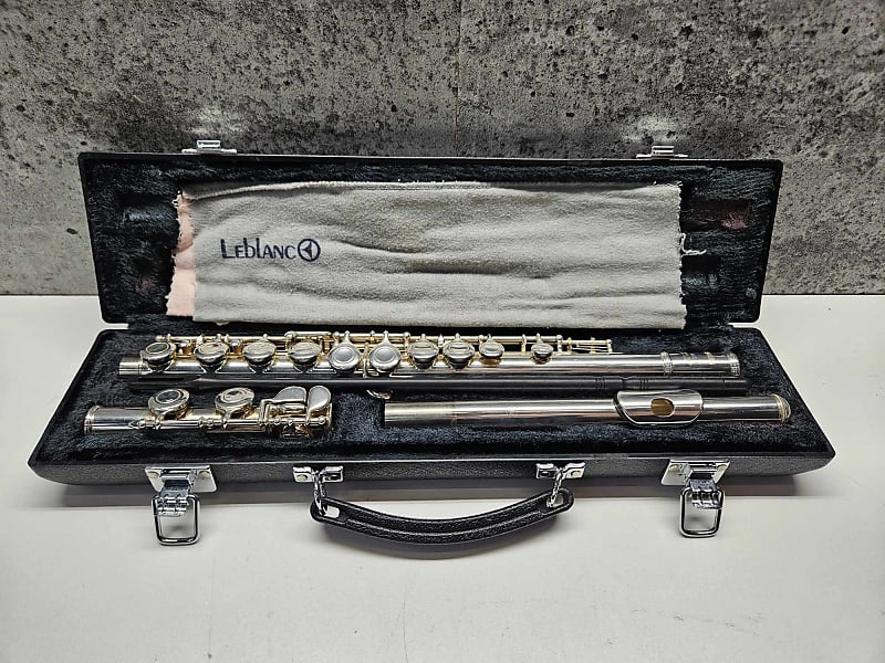 Yamaha YFL-221 Student Flute 2010s - Silver | Reverb Canada