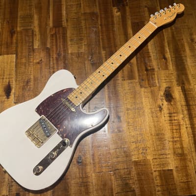 Fender Limited Edition Select Light Ash Telecaster White Fender Limited Edition Select Light Ash Telecaster White
