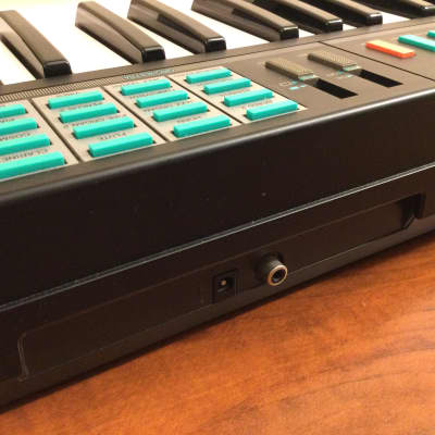 Yamaha PSR-12- Keyboard image 7