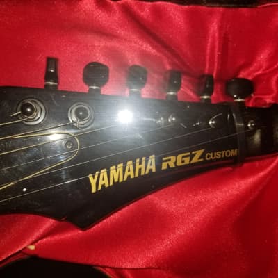 Eddie Van Halen X4 autographed Guitar Yamaha 'RGZ CUSTOM" 1987 gloss black Very Rare image 6