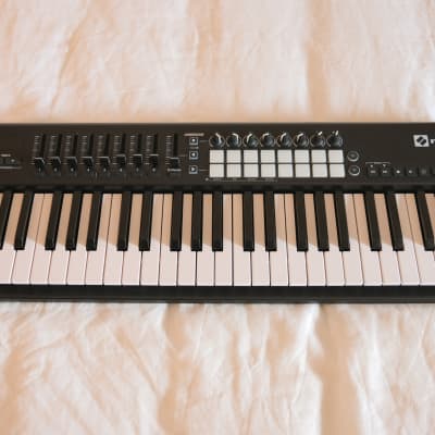 Novation Launchkey 49 MKII MIDI Keyboard Controller 2015 - 2020 - Black