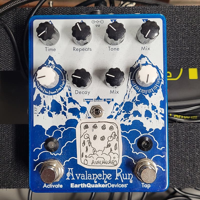 EarthQuaker Devices Avalanche Run Stereo Reverb & Delay with Tap Tempo V2