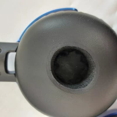 Samsung Level On image 8
